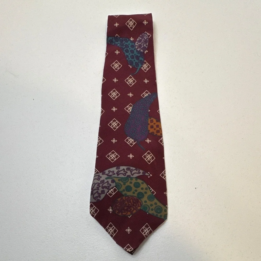 John Henry Men's Burgundy Geometric Pattern Pointed Tie, Multicolor